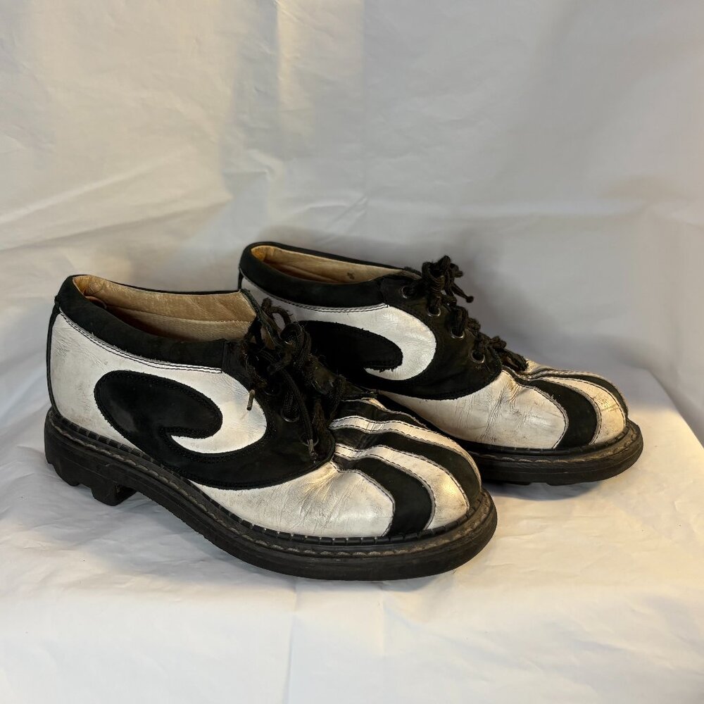Fluevog Vintage Angel Derby Oxford Shoes - Black & White